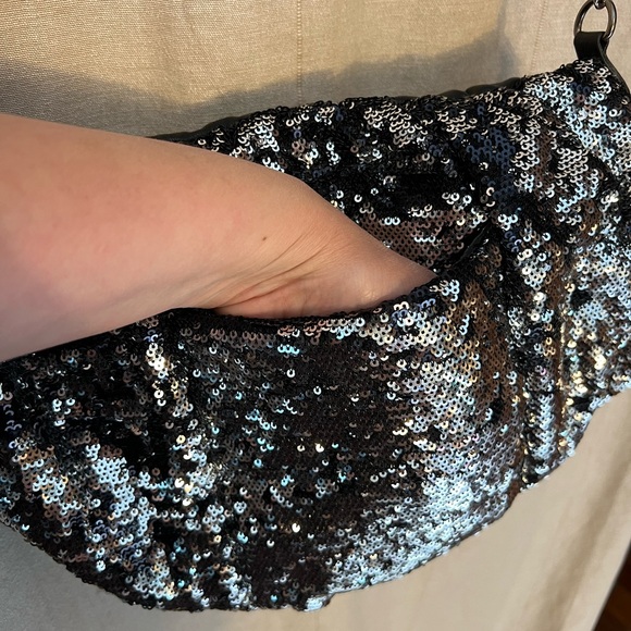 Bill Blass Sequin Nostalgic Shoulder Bag - Picture 9 of 13
